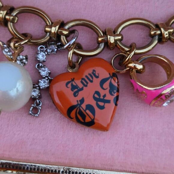 Juicy Couture Y2K Graduation 2010 Limited Edition Vintage Charm Bracelet w/ Box - Picture 8 of 11